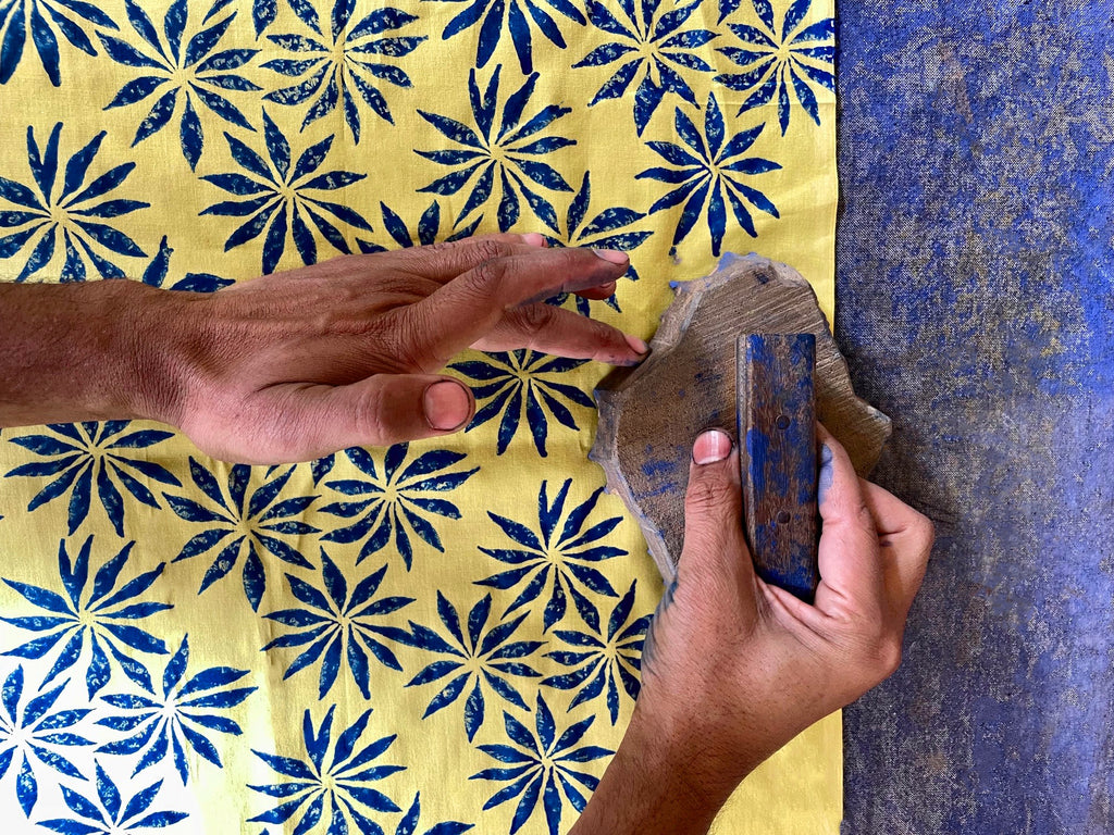 L'imprimé fleurs bleues